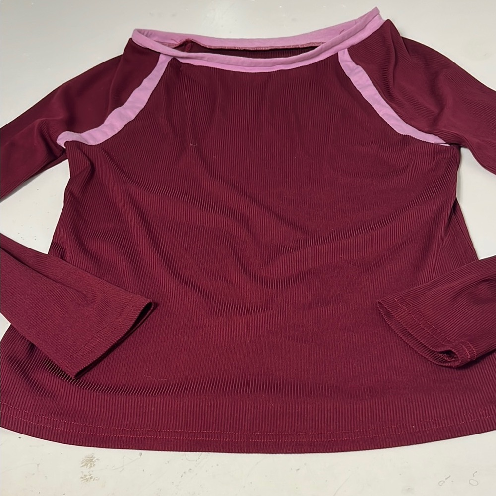 Medium Pink Red Trim Long Sleeve Crewneck T Shirt